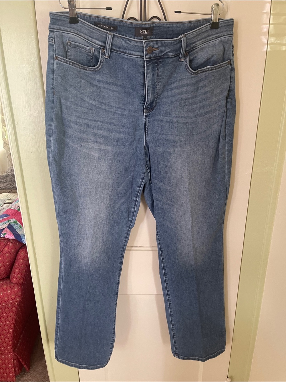 NYDJ Women's Light Wash Straight Leg Jeans